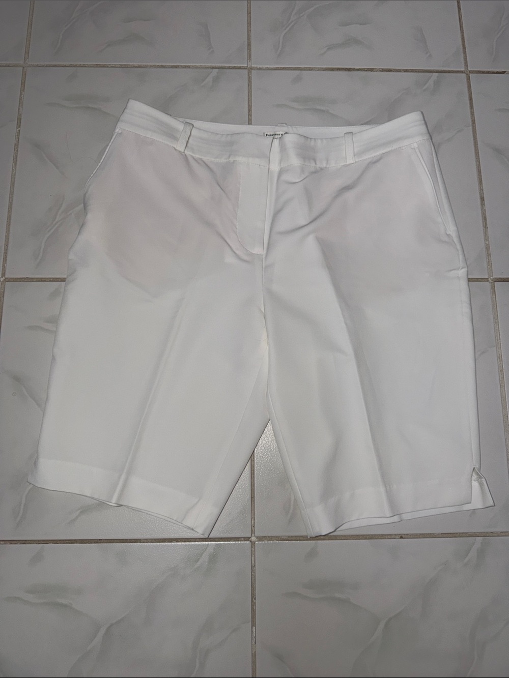 Fairway & Greene White Women's Bermuda Shorts